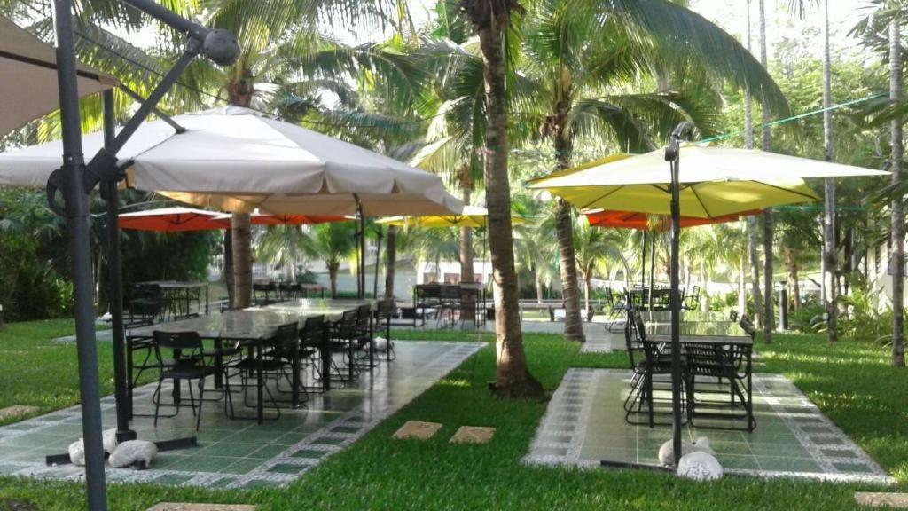 Royal Lee Resort And Spa Nai Yang Екстер'єр фото