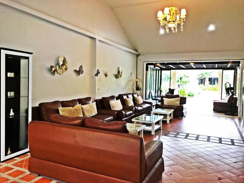 Royal Lee Resort And Spa Nai Yang Екстер'єр фото