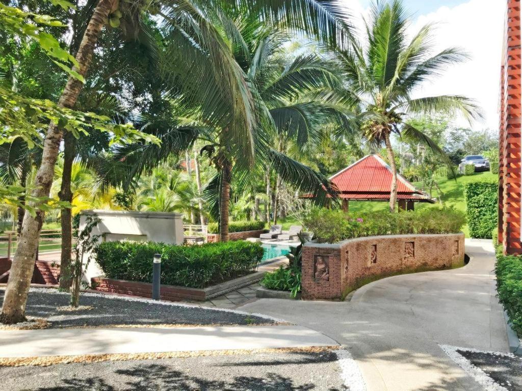 Royal Lee Resort And Spa Nai Yang Екстер'єр фото