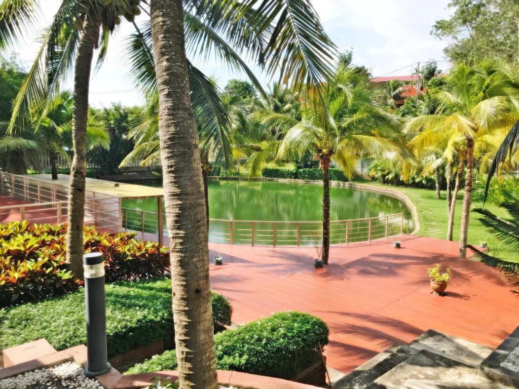 Royal Lee Resort And Spa Nai Yang Екстер'єр фото