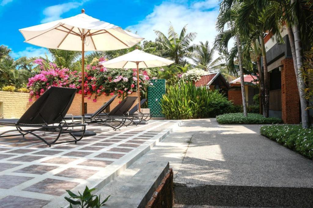 Royal Lee Resort And Spa Nai Yang Екстер'єр фото