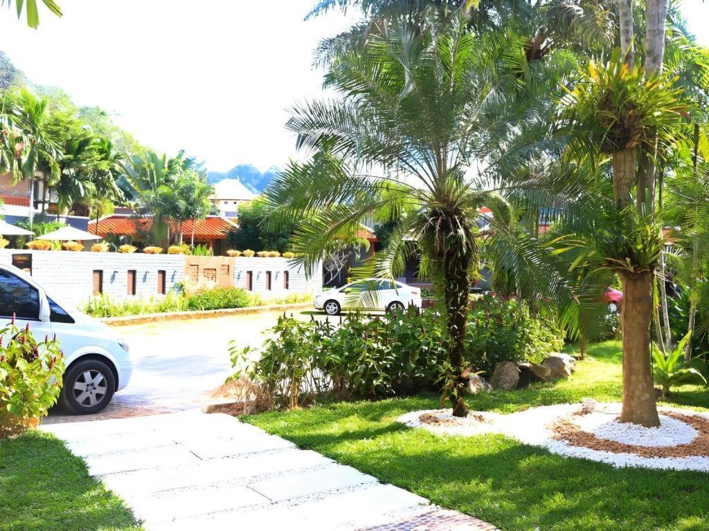 Royal Lee Resort And Spa Nai Yang Екстер'єр фото