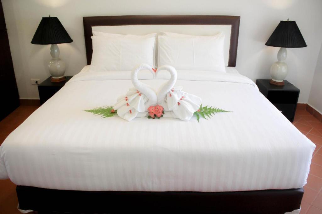 Royal Lee Resort And Spa Nai Yang Екстер'єр фото