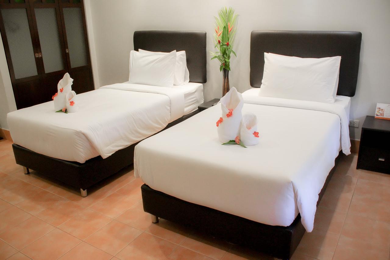 Royal Lee Resort And Spa Nai Yang Екстер'єр фото